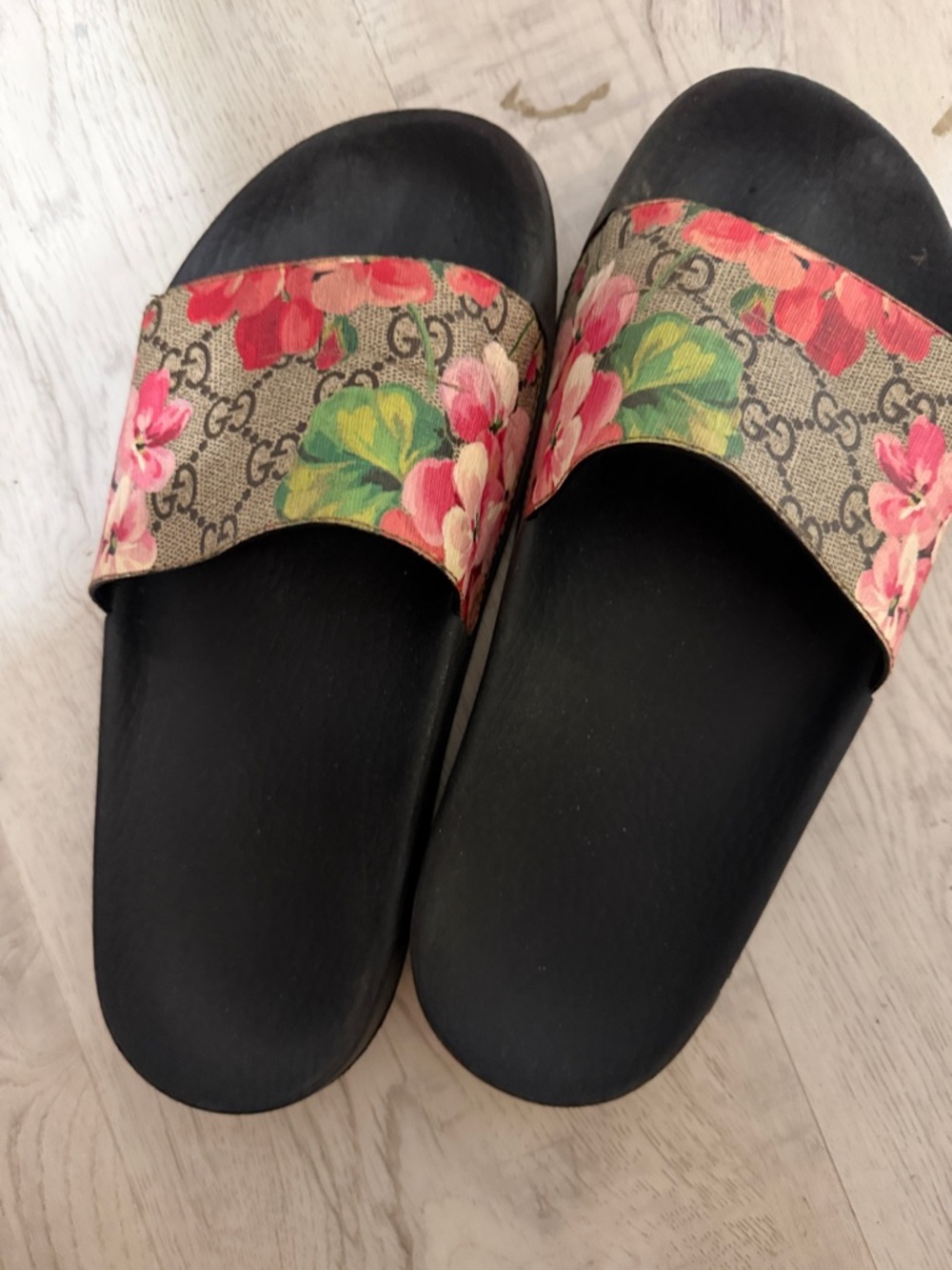 Gucci Bloom slides